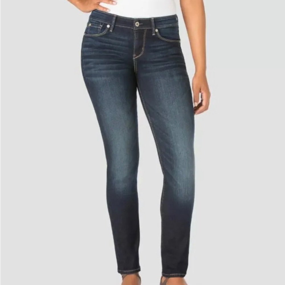 Woman's DENIZEN form Levi's Modern Skinny Jeans